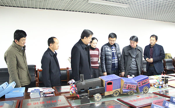 学生工作考核小组前往环境等四学院检查工作