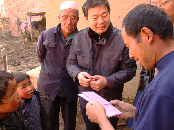 校长助理党建武高溥入村户对接