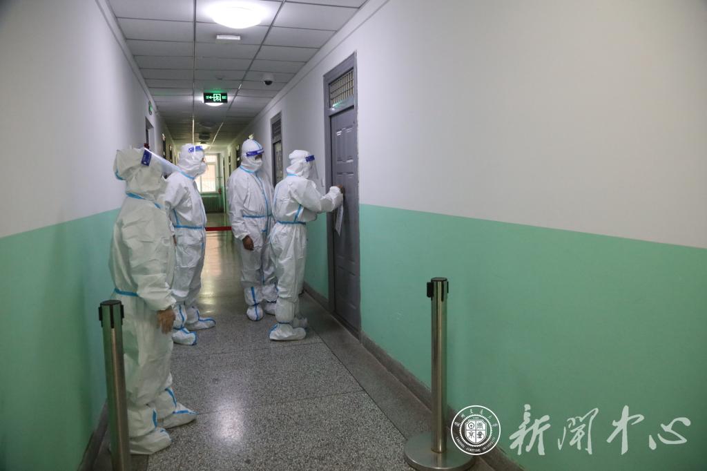 学校开展学生返校报到疫情防控应急演练活动