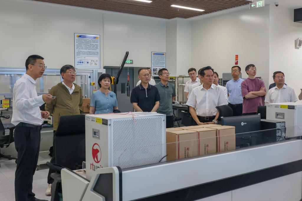 中国国家铁路集团有限公司、中国铁道学会领导一行前来我校考察调研