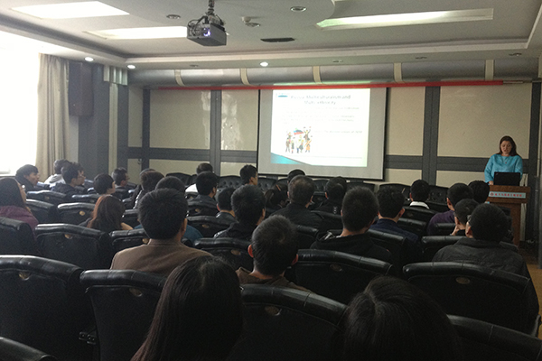 俄罗斯奔萨国立大学Olga博士为电信学院师生作报告