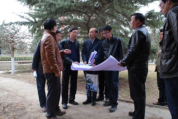 校长杨子江实地调研22号学生公寓楼建设项目选址