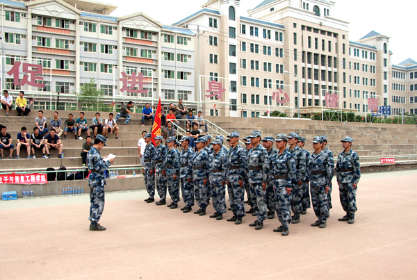 兰州市人防办来校检查人防专业队伍整组工作