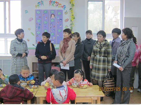 我校幼儿园顺利通过市级示范幼儿园评估验收