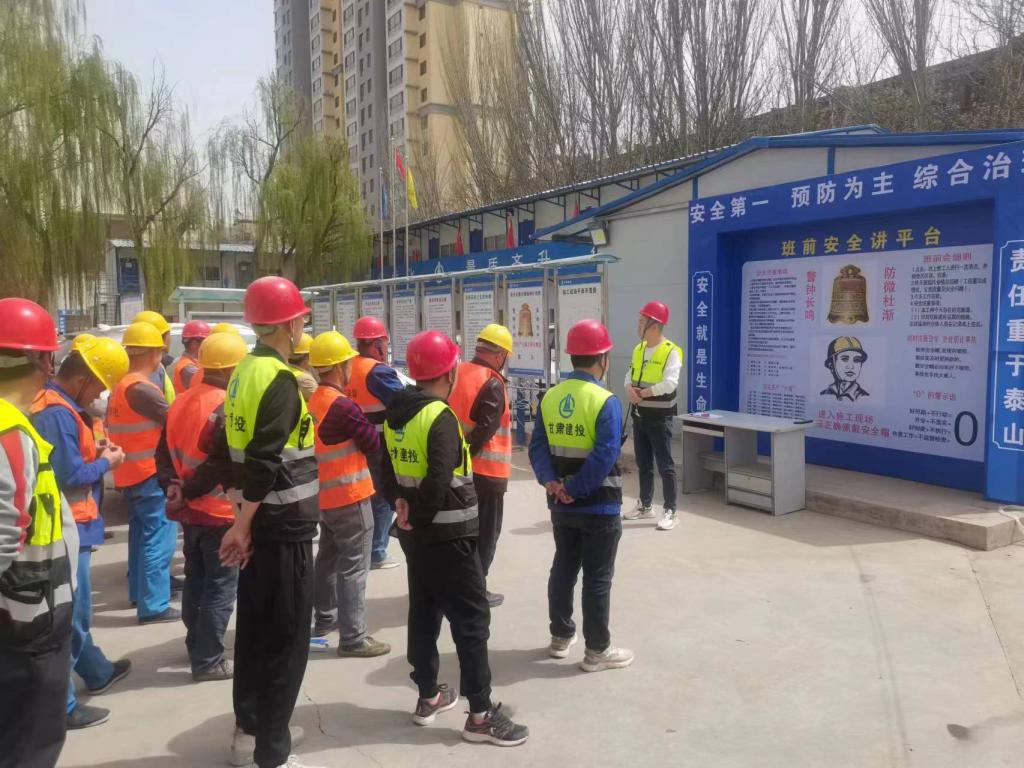 学校开展农民工法治宣传教育日活动