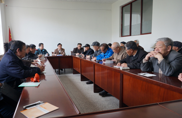 离退休老同志积极开展“四个全面”学习及知识竞赛活动