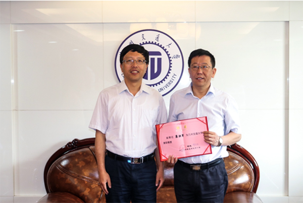 中国中车股份有限公司首席专家康洪军受聘为我校兼职教授