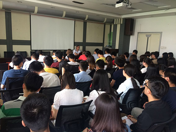 电信学院召开“两学一做”学习教育党课报告会