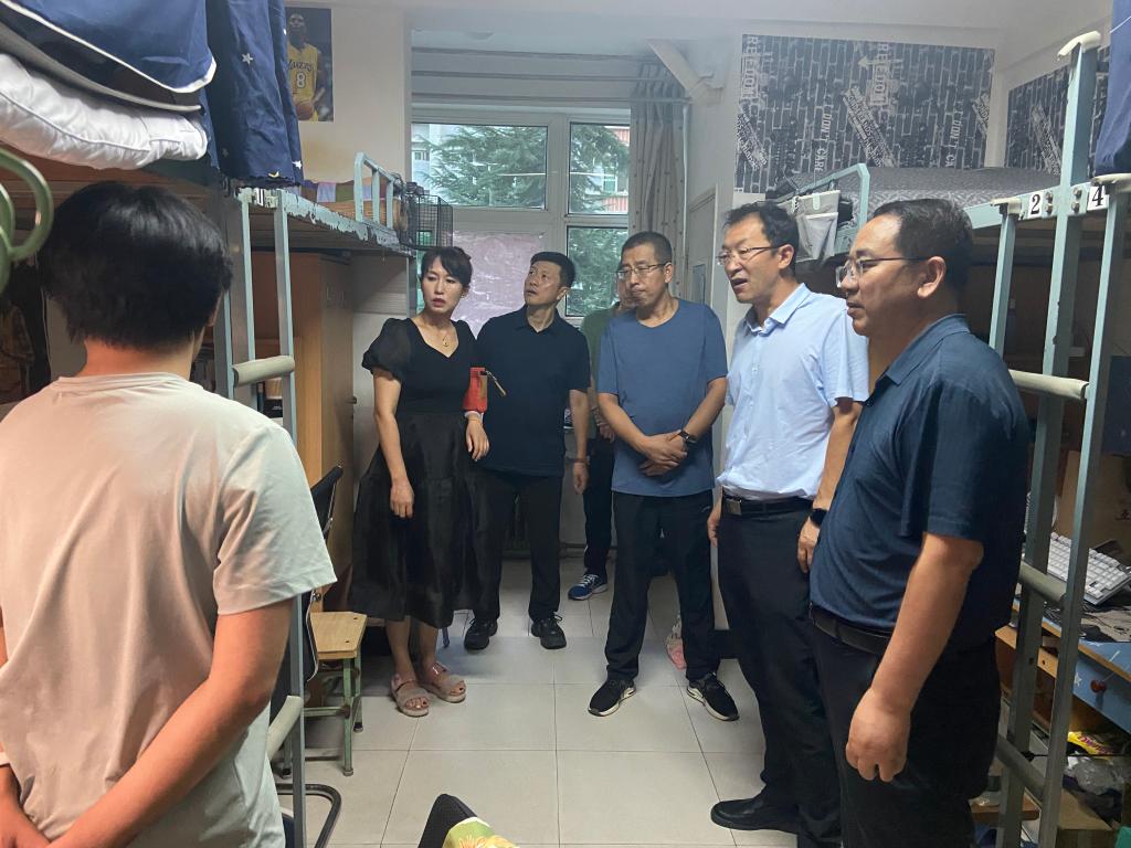 学校开展暑期研究生宿舍集中安全检查