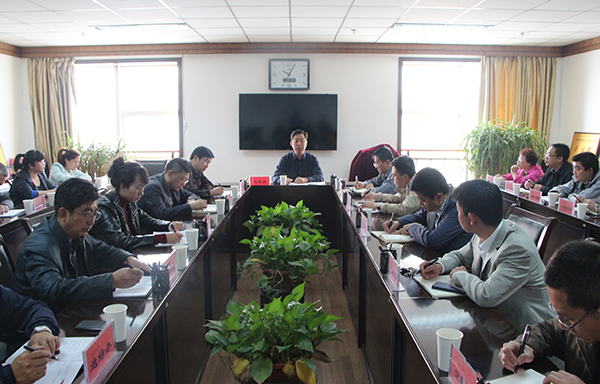 学校召开会议部署学生教育管理与校园安全稳定工作