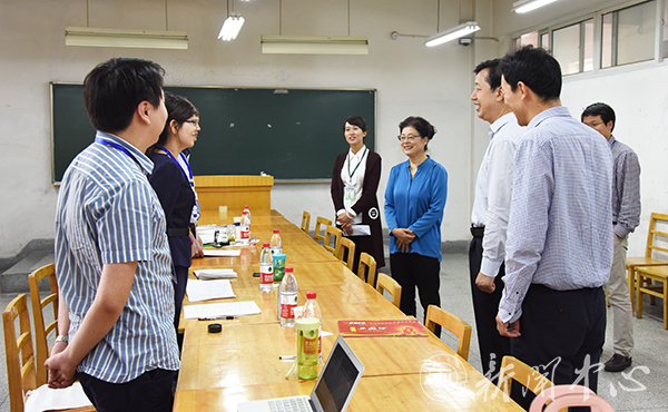 铁路单位校园专场招聘会掀起2017届毕业生就业高潮