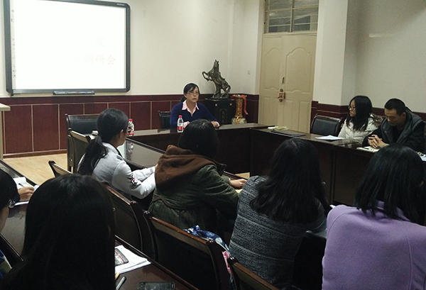 外国语学院召开学生党员座谈会