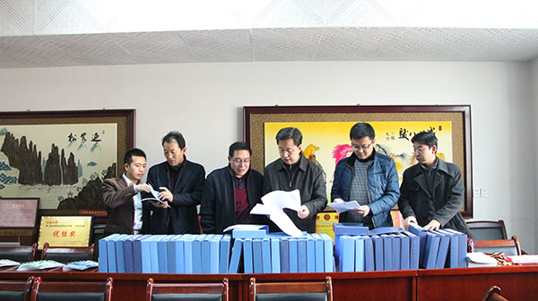 学校考核文学院等四学院学生工作