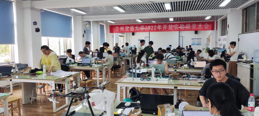 我校学子在全国大学生电子设计竞赛中再创佳绩