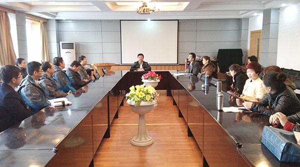 化工学院召开硕导、博士科研工作座谈会