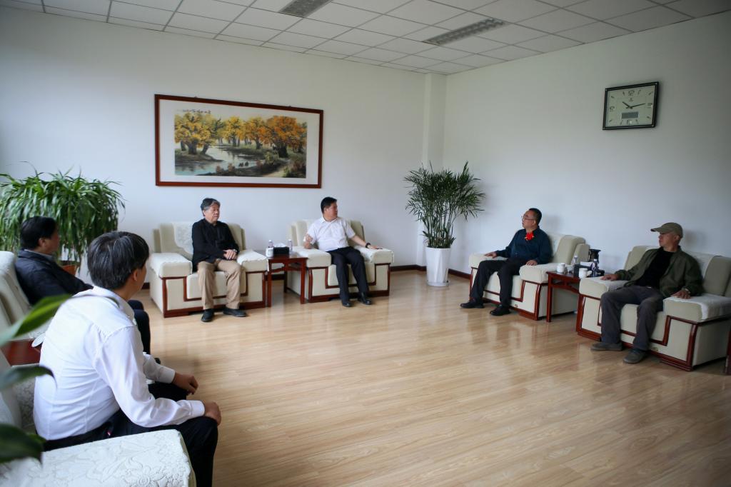 校党委书记狄生奎会见甘肃省美术家协会马刚甘肃画院王万成一行