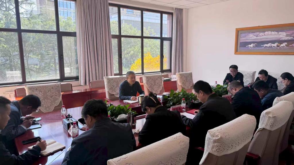 校领导主持召开第四季度重点工作调度会议