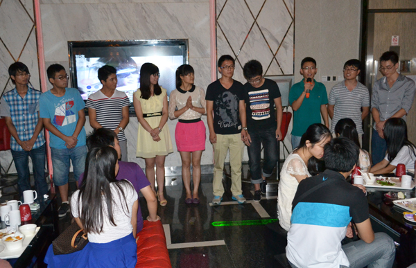 我校广东校友会举行活动欢迎2013届校友