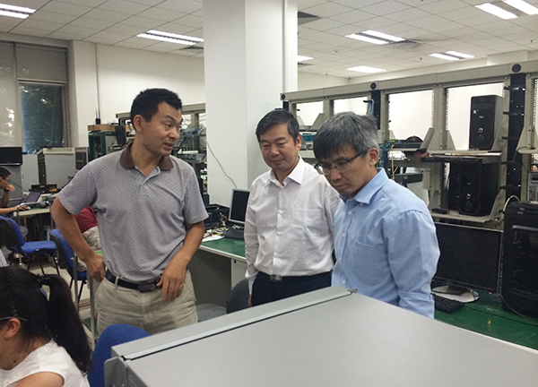 党建武副校长一行参观清华大学信息学科实验室