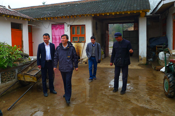 “双联”动态：常务副校长李引珍带领第六组赴和政县开展“支农惠农”政策宣讲和“送温暖”活动