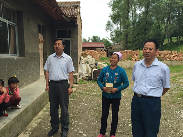 副校长马军党赴康乐看望贫困群众并送去节日祝福