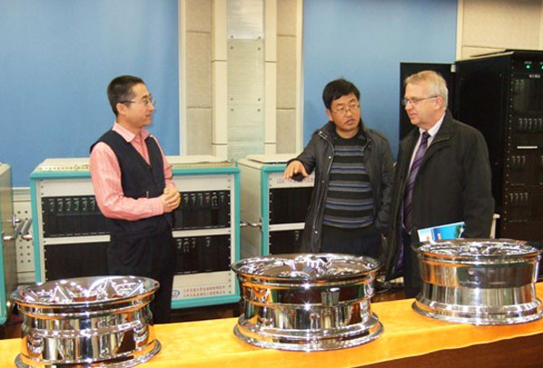 国际铁路联盟高级客运顾问Guigon Marc来校访问