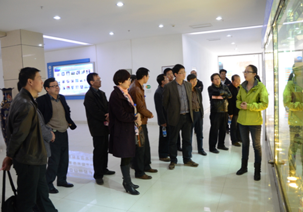 学校组织实验室管理人员赴西北师范大学交流学习