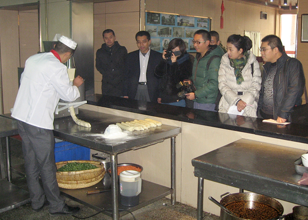 李万祥老师研发的牛肉拉面“面棒机”引社会各界关注