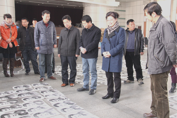 我校艺术类招生阅卷工作顺利进行 校领导亲临现场指导