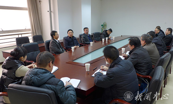 校领导赴图书馆调研