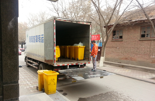 学校统一规范处置实验室危险废物