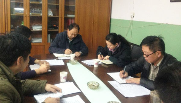 副校长张国珍督导后勤管理处民主生活会