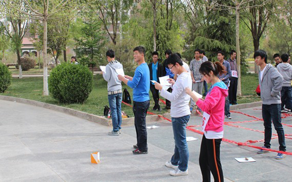  我校举办第五届校园定向越野比赛  