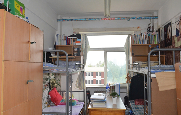 学校开展学生宿舍安全卫生创建月活动