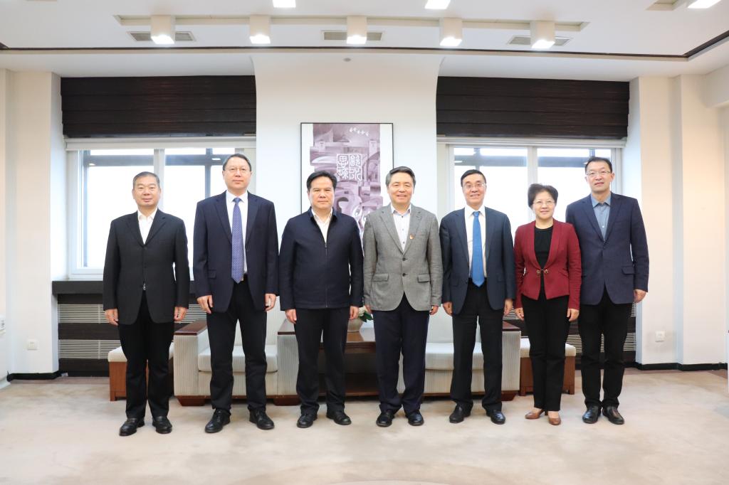 北京交通大学与兰州交通大学签订对口支援协议