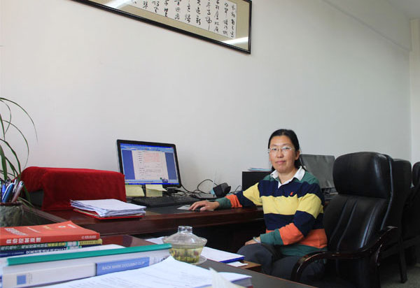 我校两位教师分获“甘肃省教学名师”、“甘肃省先进工作者”荣誉称号