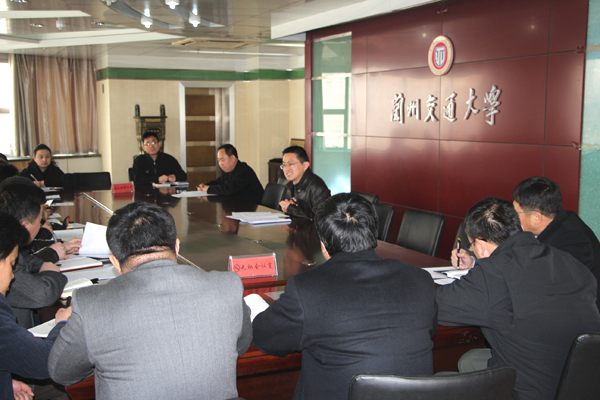 学校安排部署进一步加强校园安全稳定工作