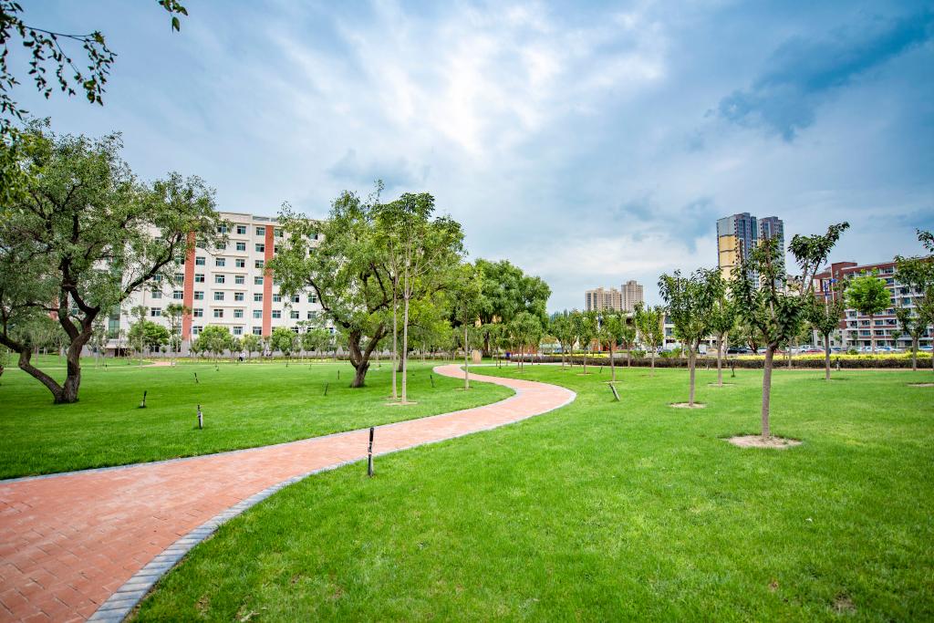 学校组织开展“知规守规  与规同行”采购（招租）知识普及问答活动