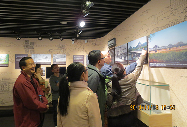 土木学院师生党员参观兰州文化体验馆和桥梁博物馆