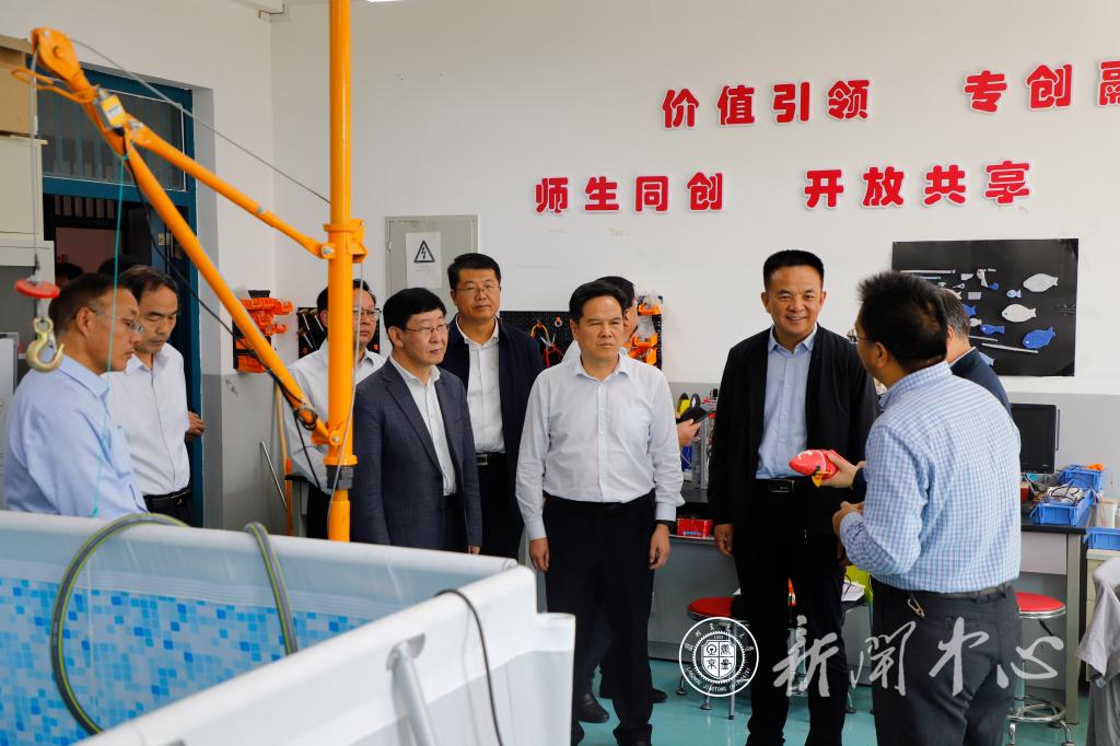 河西学院党委书记梁兆光、校长张汉燚一行来校调研座谈