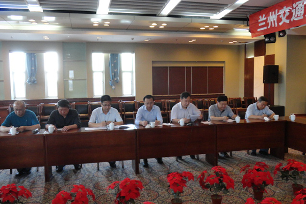 校办产业经济目标责任书签订暨工作交流会召开