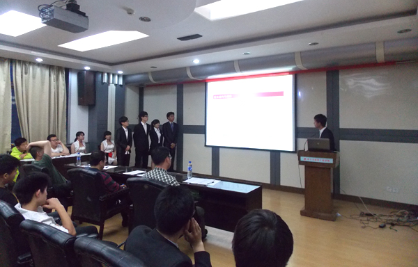 中国大学生服务外包创新创业大赛校内选拔赛举行