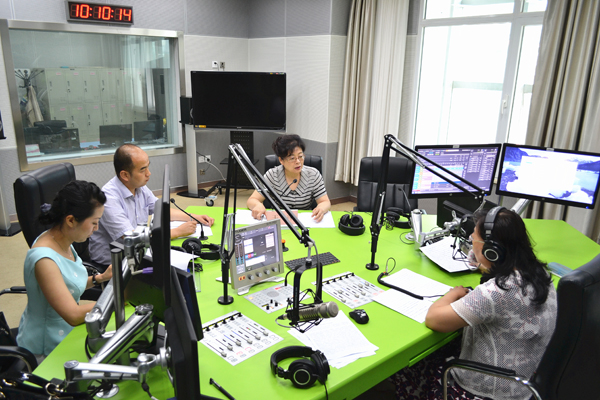 省广电总台《双联直通车》专题报道我校“双联”行动