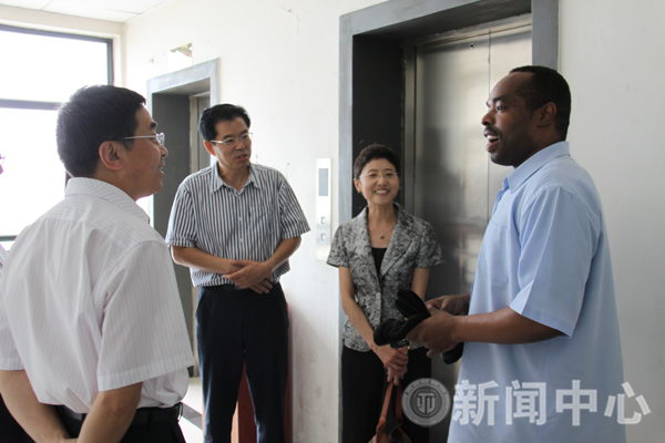 国家留学基金委秘书长刘京辉来我校视察