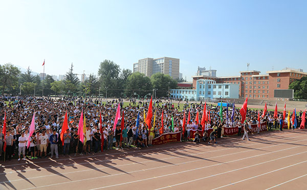 被校长点赞的骄子们-------2017届优秀毕业生风采展（2）