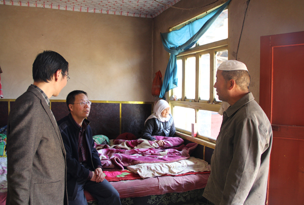 校工会赴和政县麻藏村开展技能培训及入户慰问