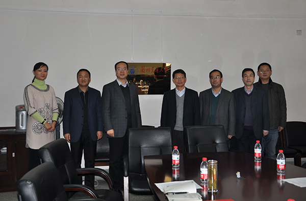 我校新增的两个研究生校外培养基地揭牌