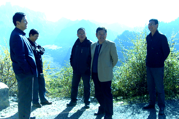 我校“民企陇上行”专家组赴迭部县调研