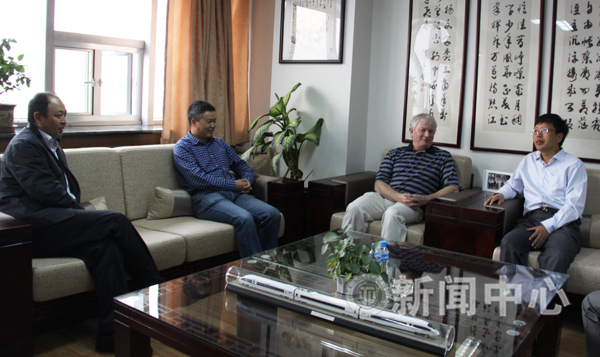 校长杨子江会见美国华盛顿大学Korshin教授