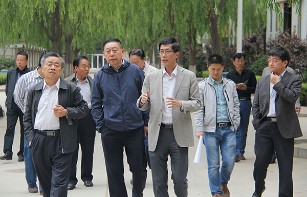 吉林省人民政府参事赴甘肃省调研组考察我校科技园